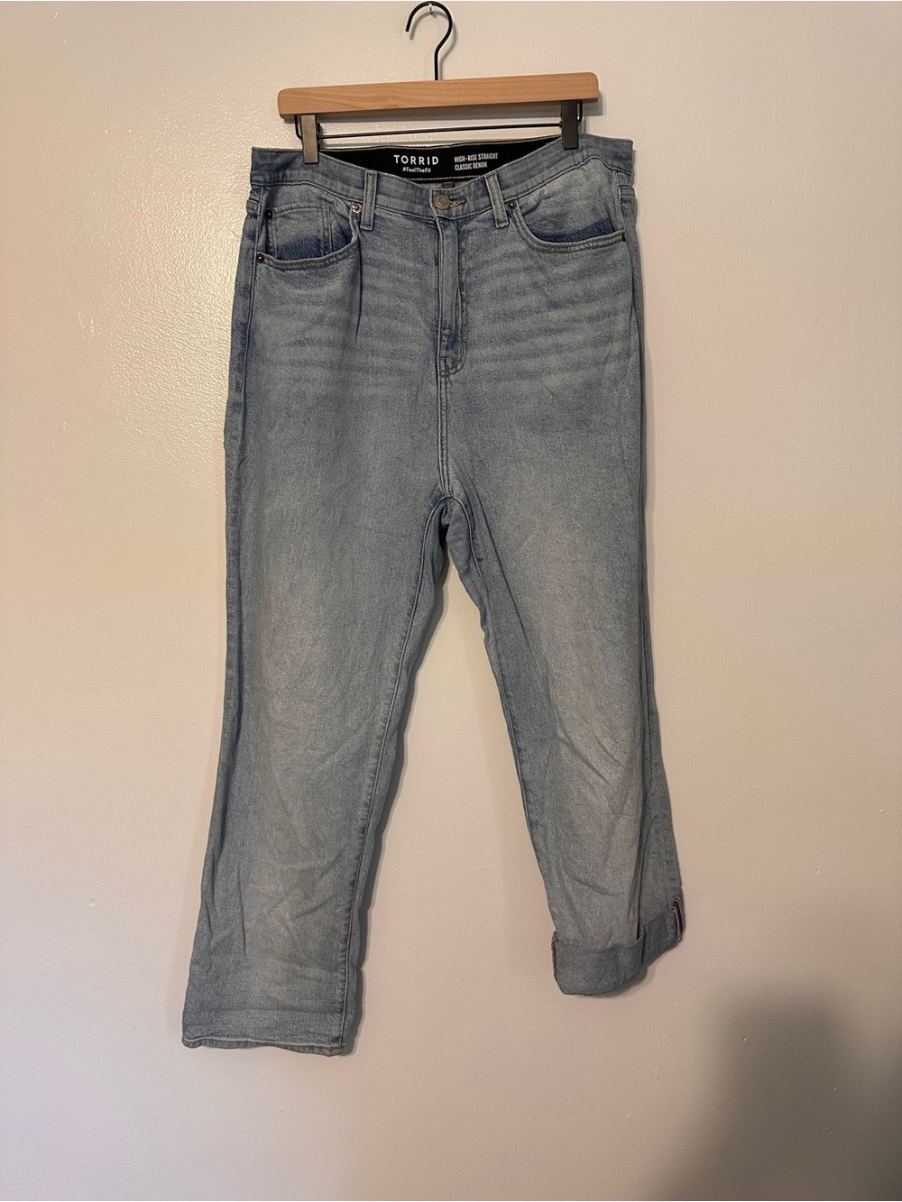 Torrid High Rise Straight Classic Denim Elastic Waist size 16 light blue